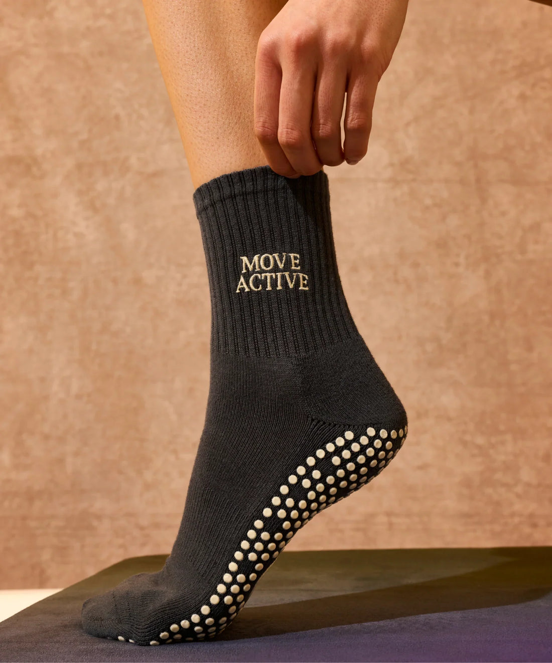 Why Wear Athletic Grip Socks? Essential Guide